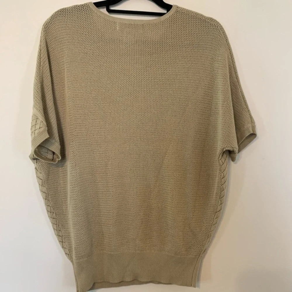 Magaschoni size small sweater